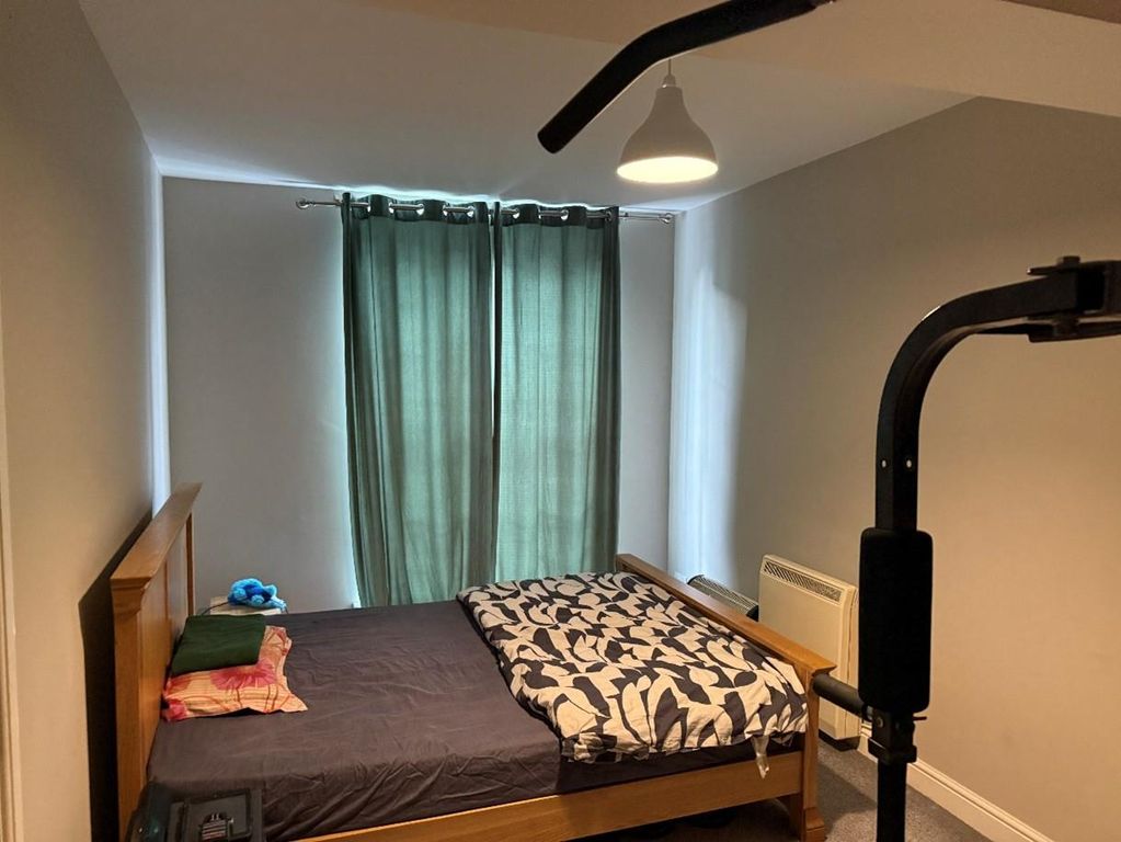 Property photo 3 of 6 Bedroom 2.Jpg