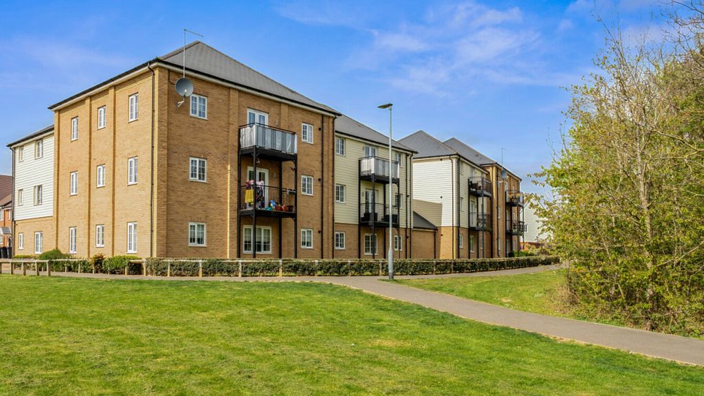 Property photo 3 of 21