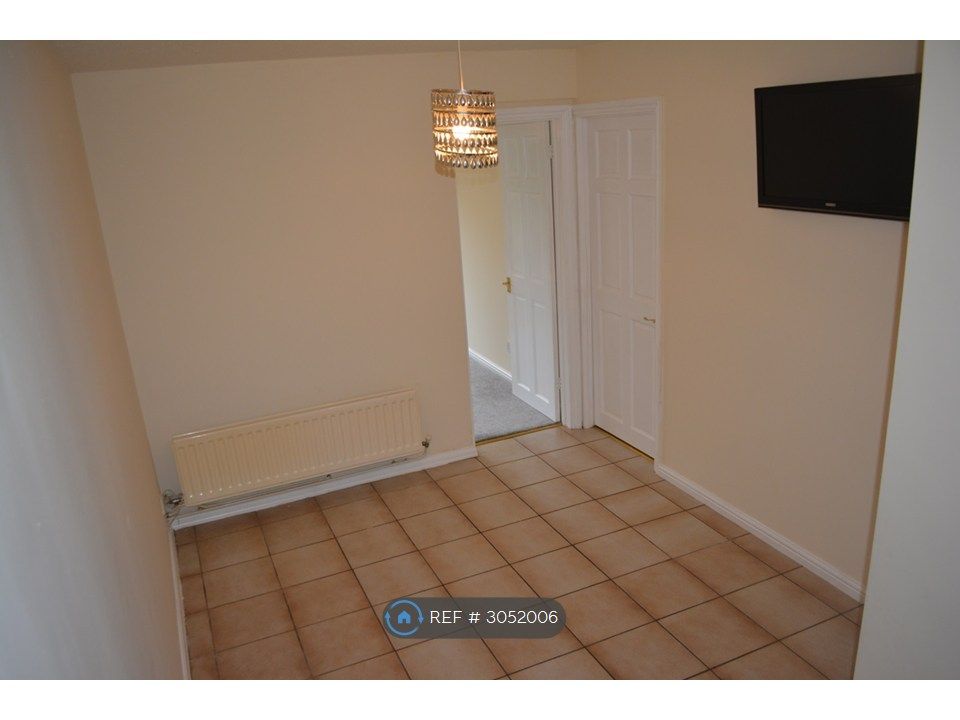 Property photo 3 of 16 Lounge