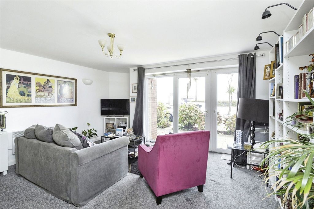 Property photo 2 of 18 Picture No. 08