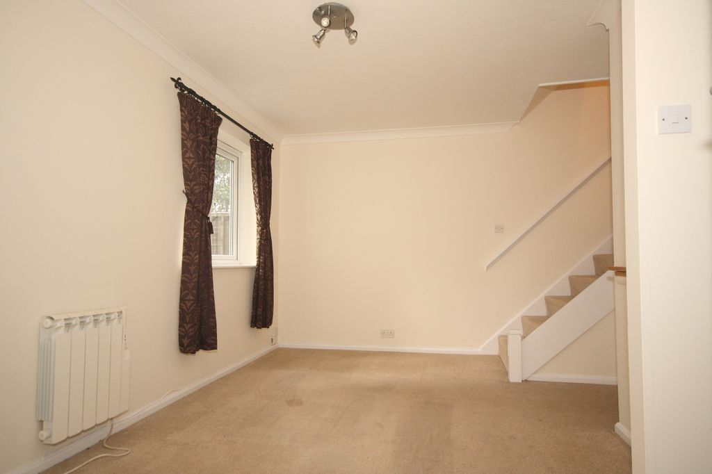 Property photo 2 of 6 Living Room