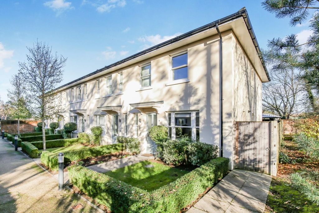 Property photo 1 of 34 1580295663 - The Walled Garden Kt20 - 19.Jpg