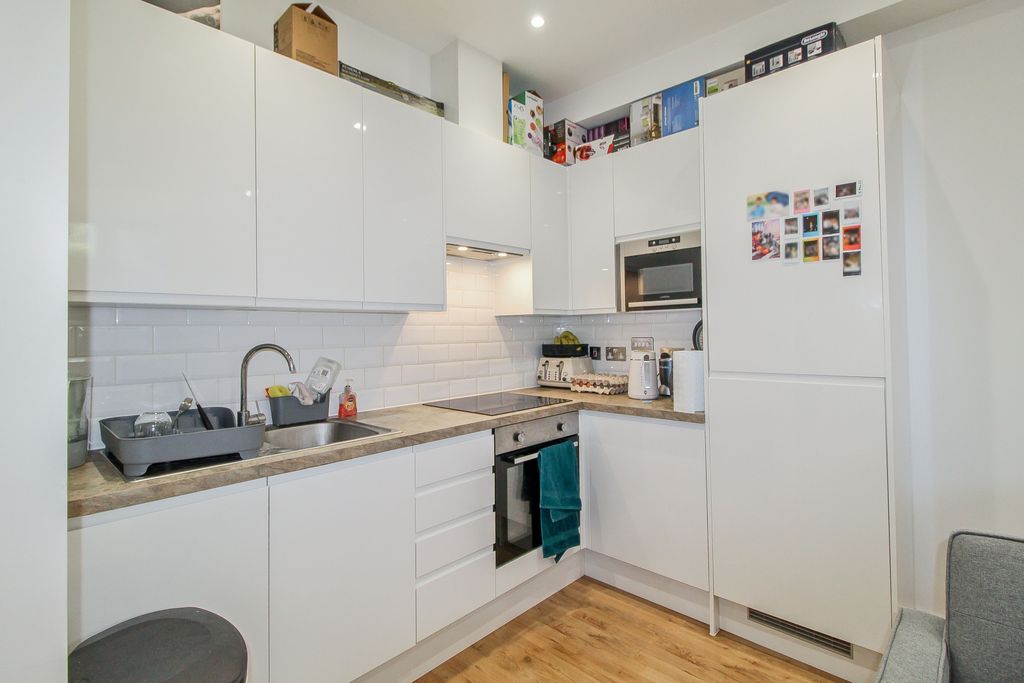 Property photo 2 of 5 Kitchen