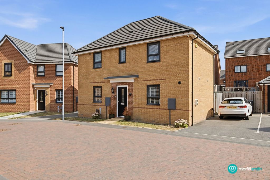 Property photo 1 of 27