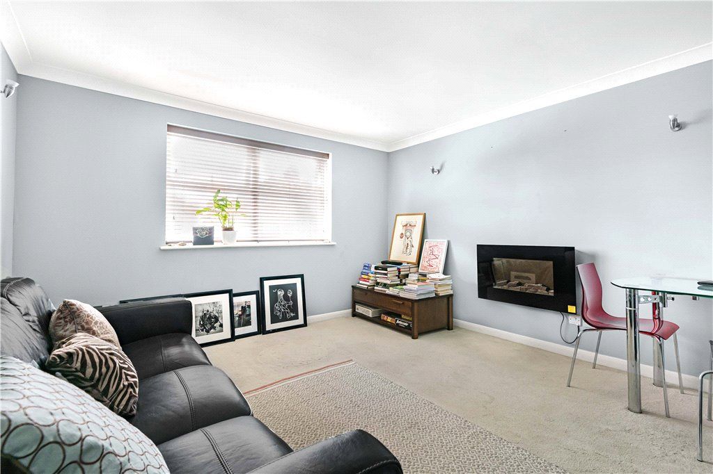 Property photo 2 of 9 Living Room