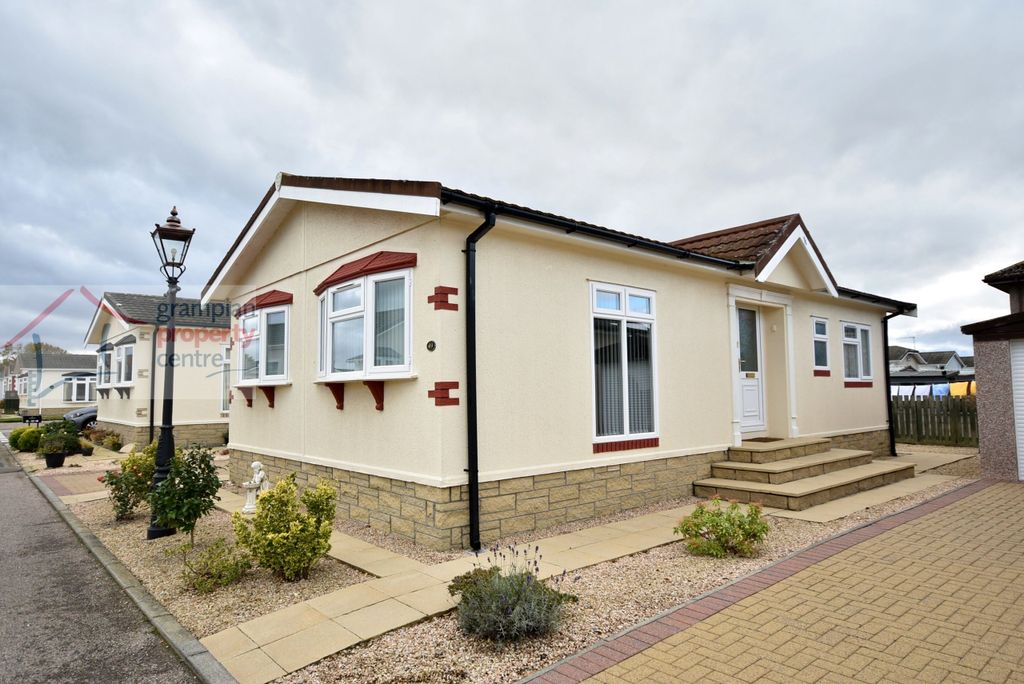 Property photo 2 of 17 Front 3 .Jpg