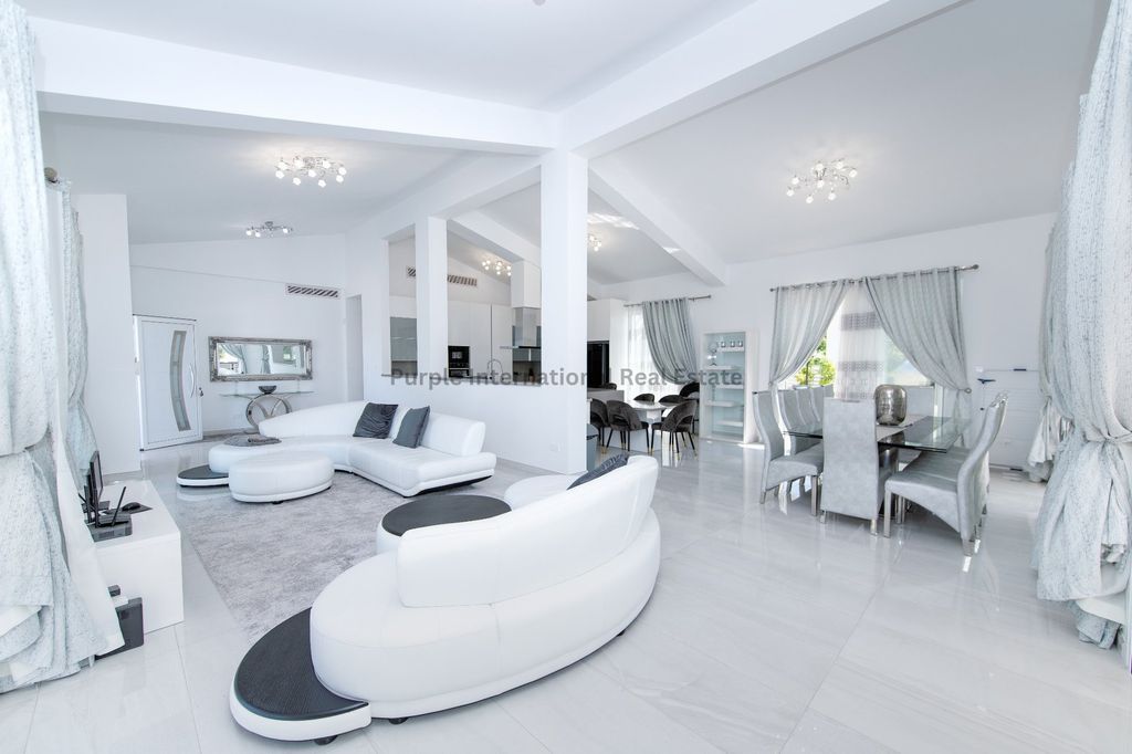 Property photo 2 of 51