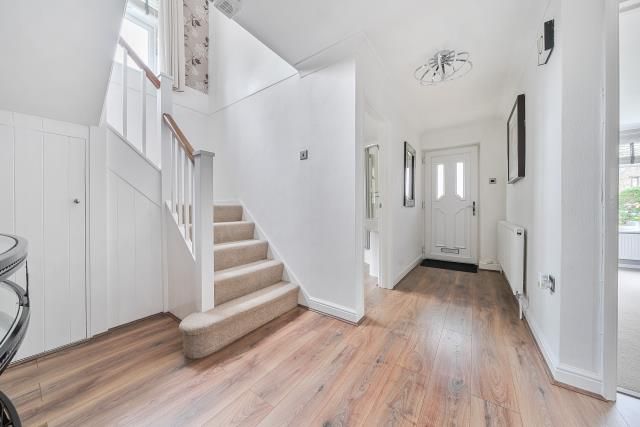 Property photo 2 of 26 Entrance Hall