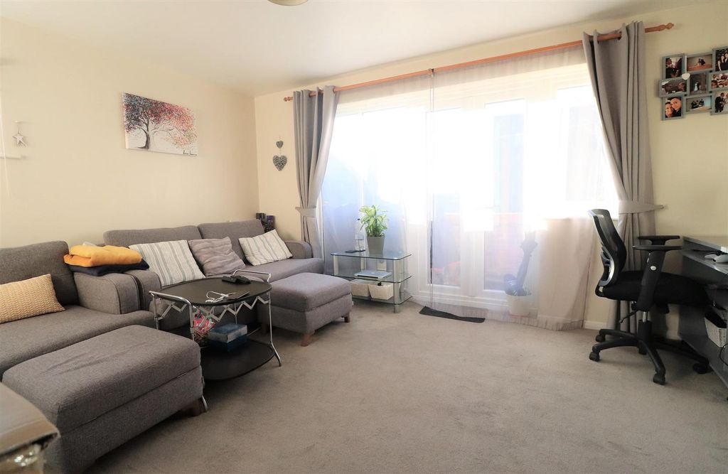 Property photo 3 of 9