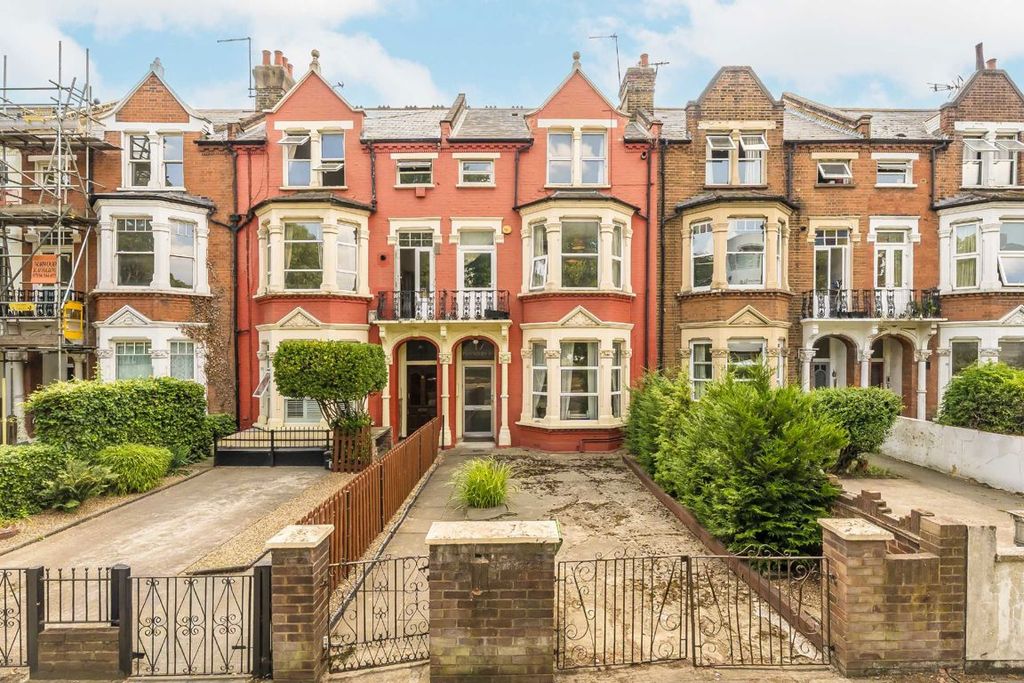 Property photo 1 of 6
