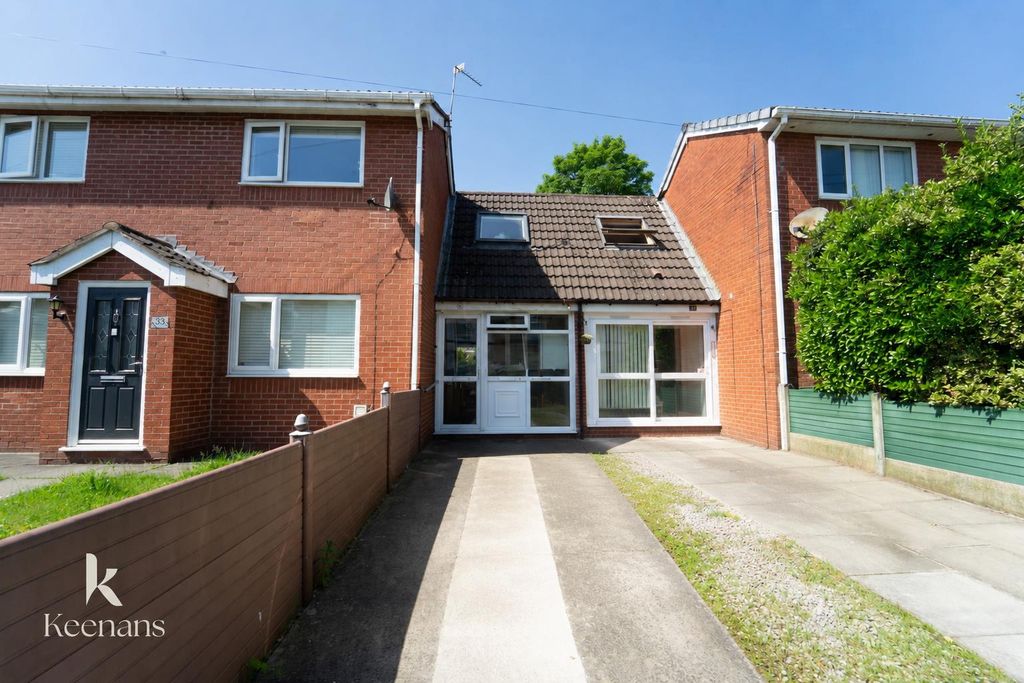 Property photo 3 of 15 Lever St-20.Jpg.Png