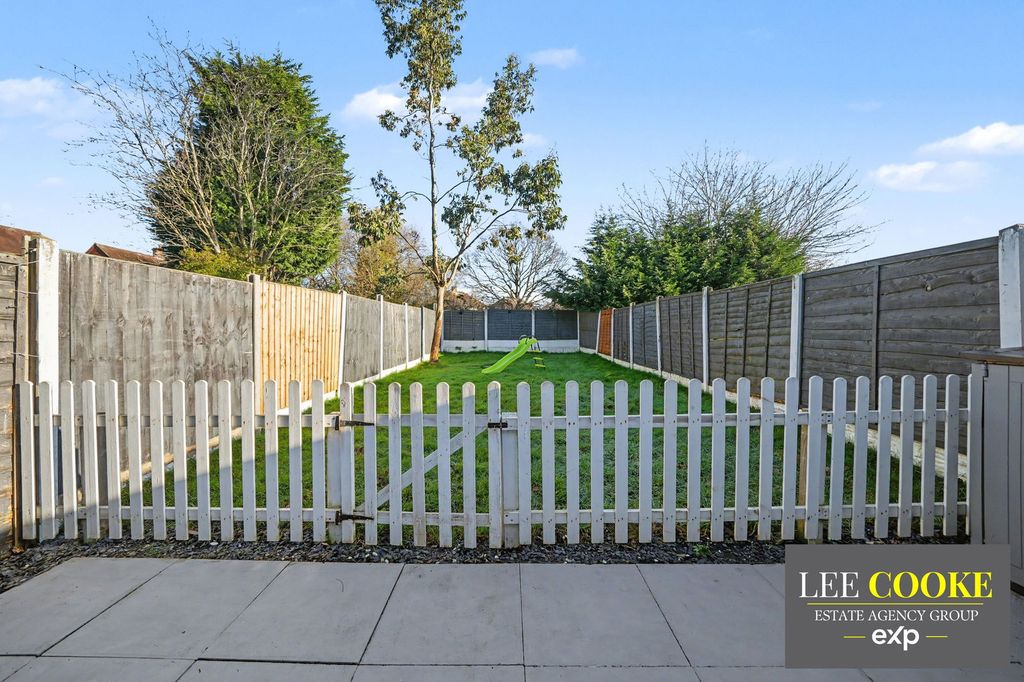 Property photo 2 of 24