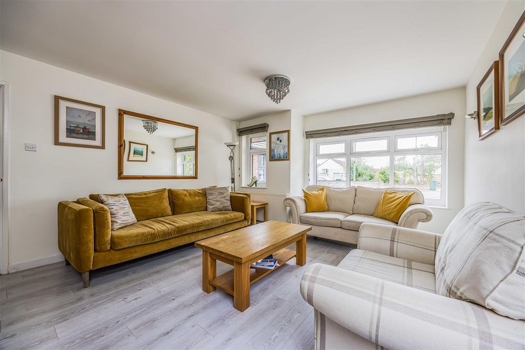 Property photo 3 of 28 Woodfield Park Road, Hermitage-Small-Porticomarket