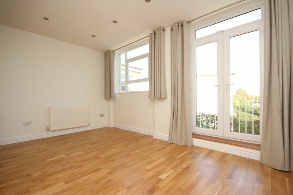 Property photo 2 of 4