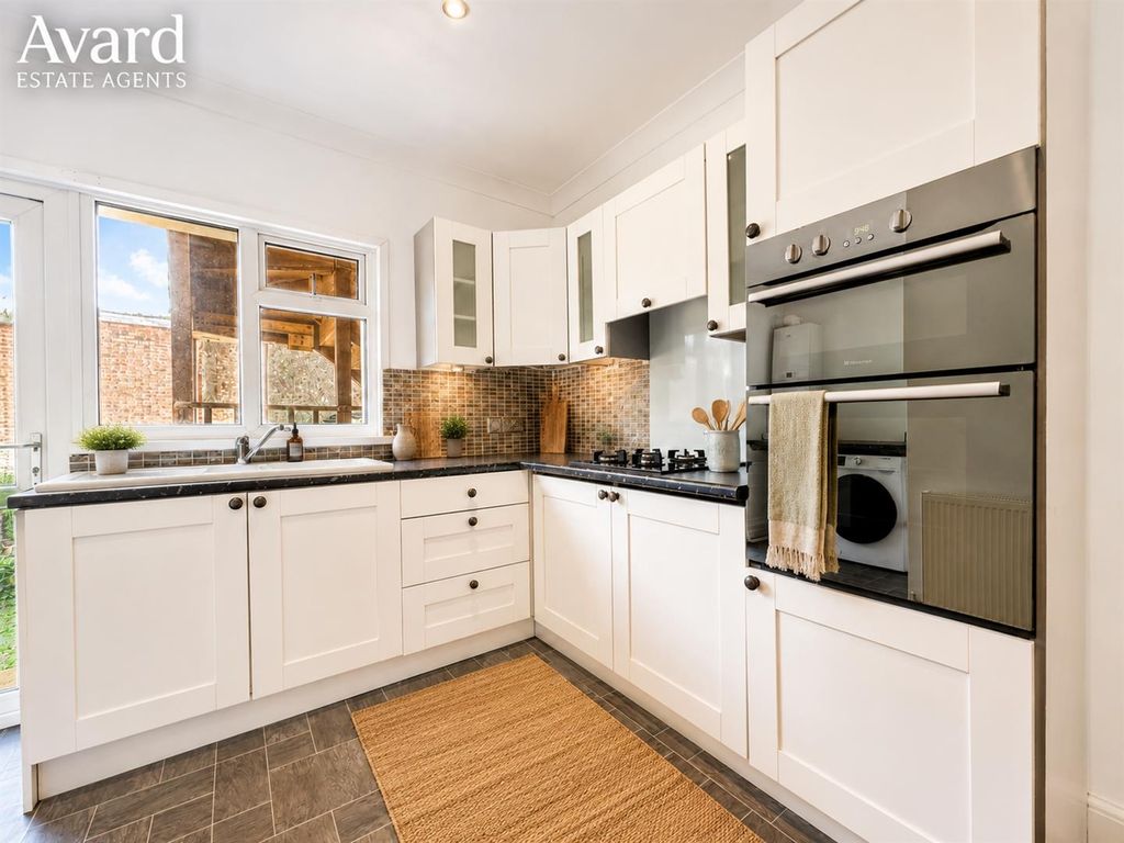 Property photo 3 of 40 111.Png