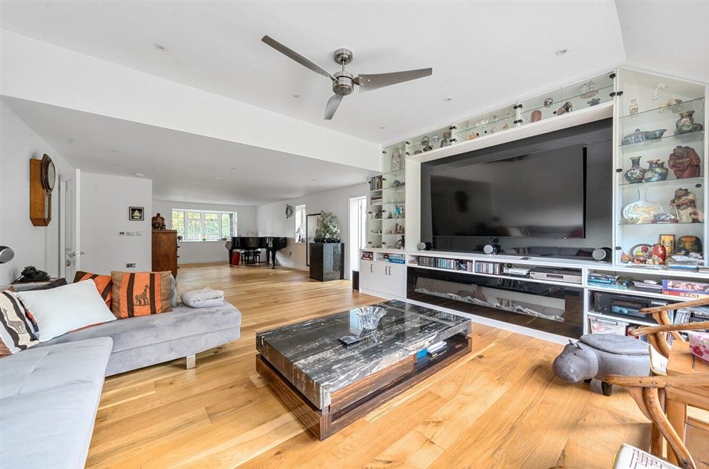 Property photo 1 of 12 Entertainment Room