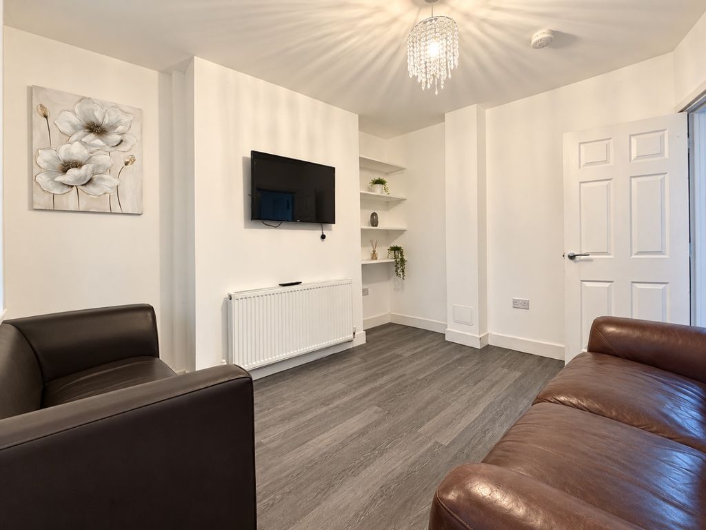 Property photo 1 of 10 5030910