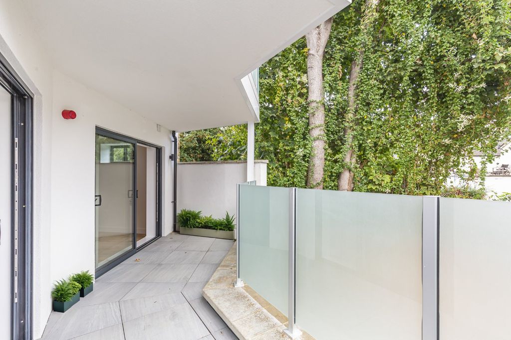 Property photo 2 of 6 Picture No. 10