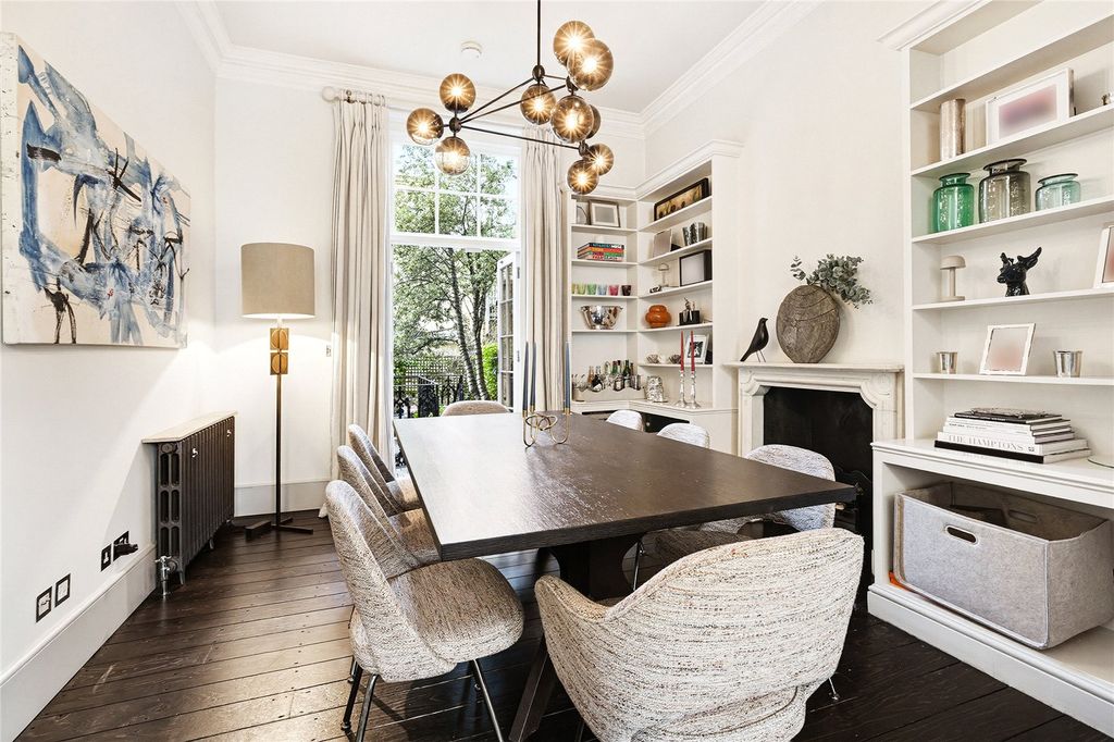 Property photo 3 of 20 Dining Room