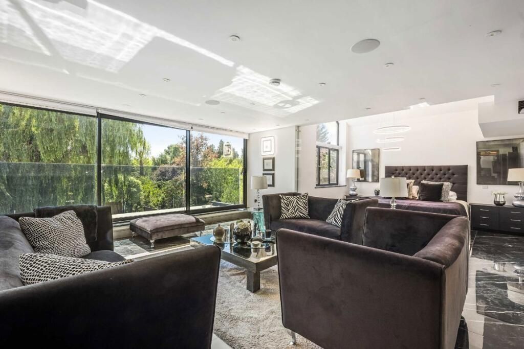 Additional image 12 of 5 bed detached house to rentWaggon Road, Barnet EN4