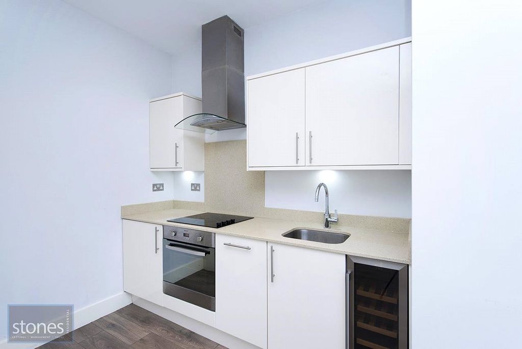 Property photo 2 of 9 Kitchen