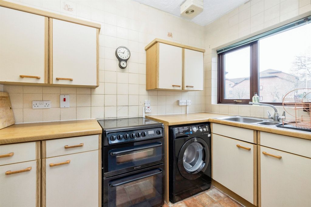 Property photo 2 of 13