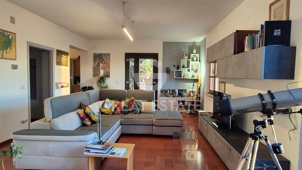 Property photo 2 of 27 Interiors