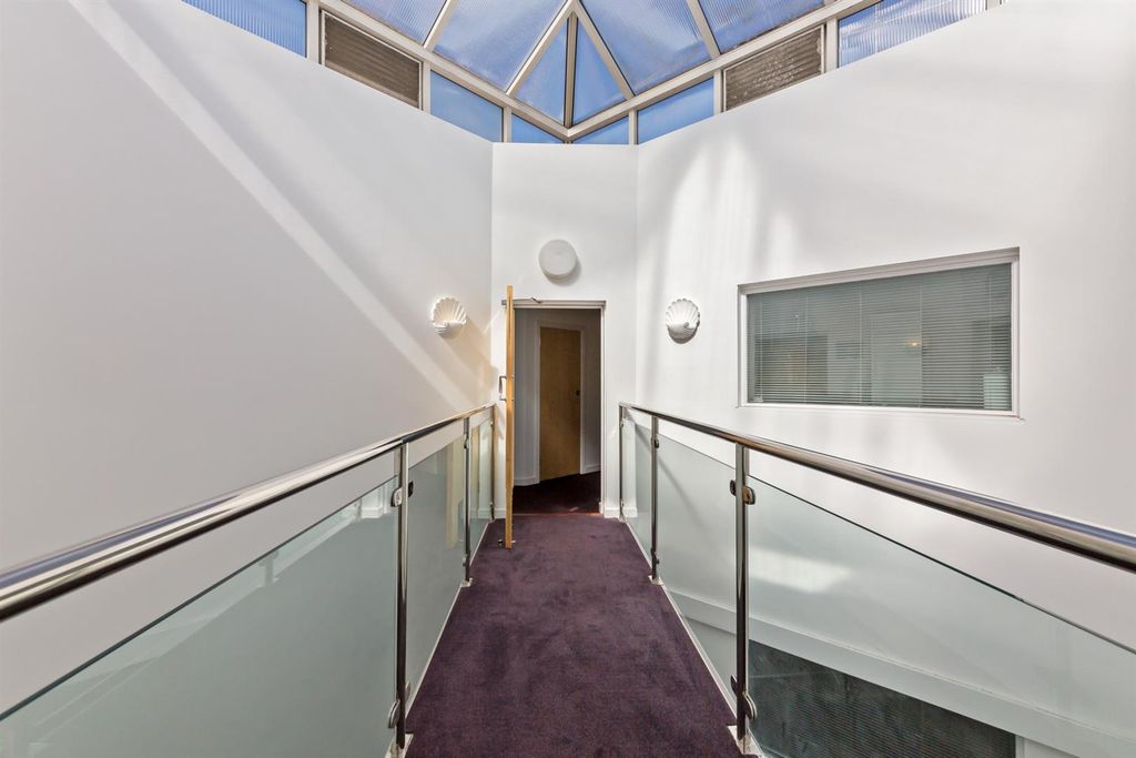 Property photo 2 of 16 10004356-Hr-3.Jpg