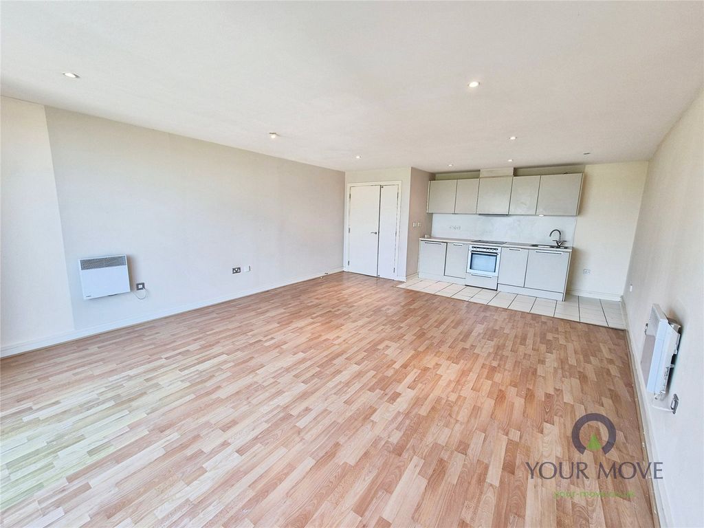 Property photo 3 of 11 Kitchen/Living Room