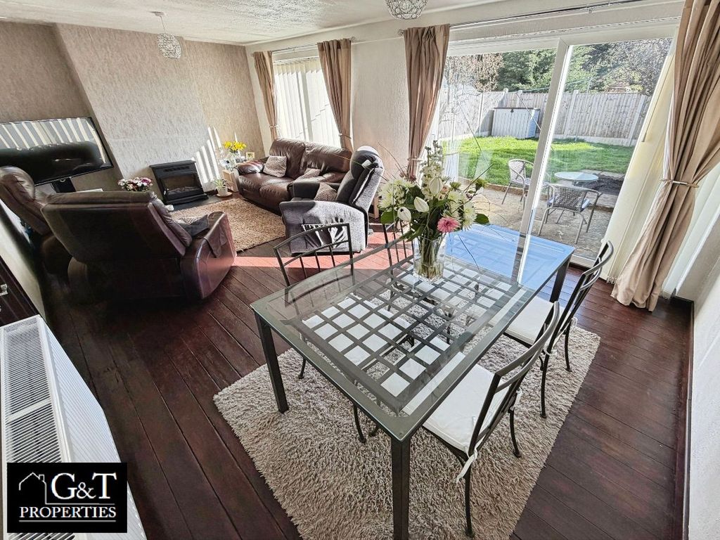 Property photo 2 of 21