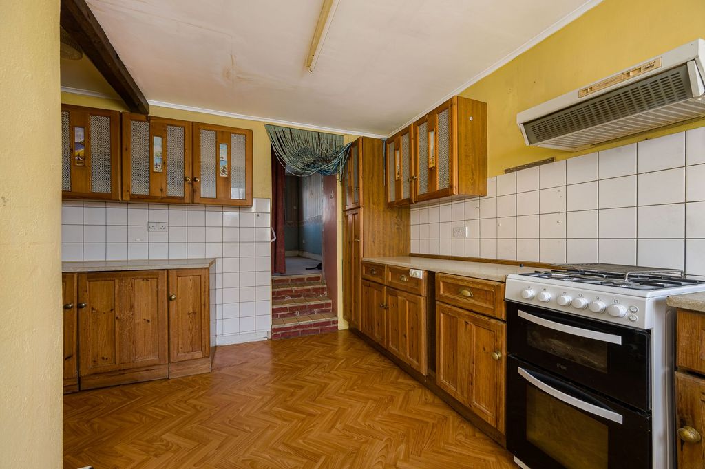 Property photo 2 of 24