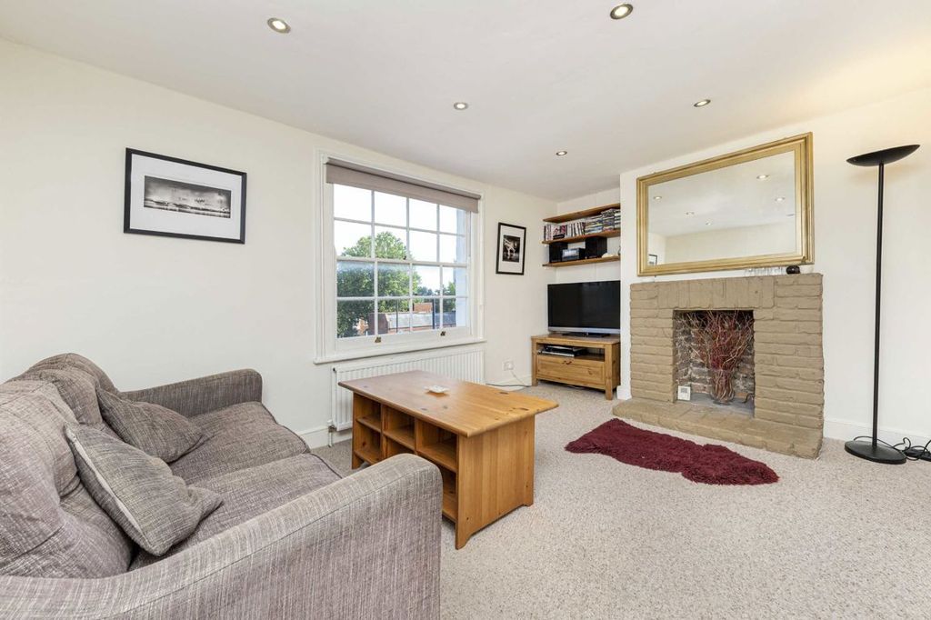 Property photo 1 of 4