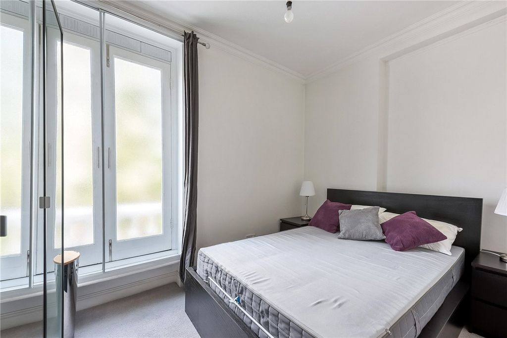 Property photo 3 of 8 Picture No. 11