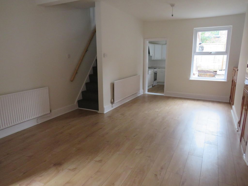 Property photo 2 of 7 Living Room