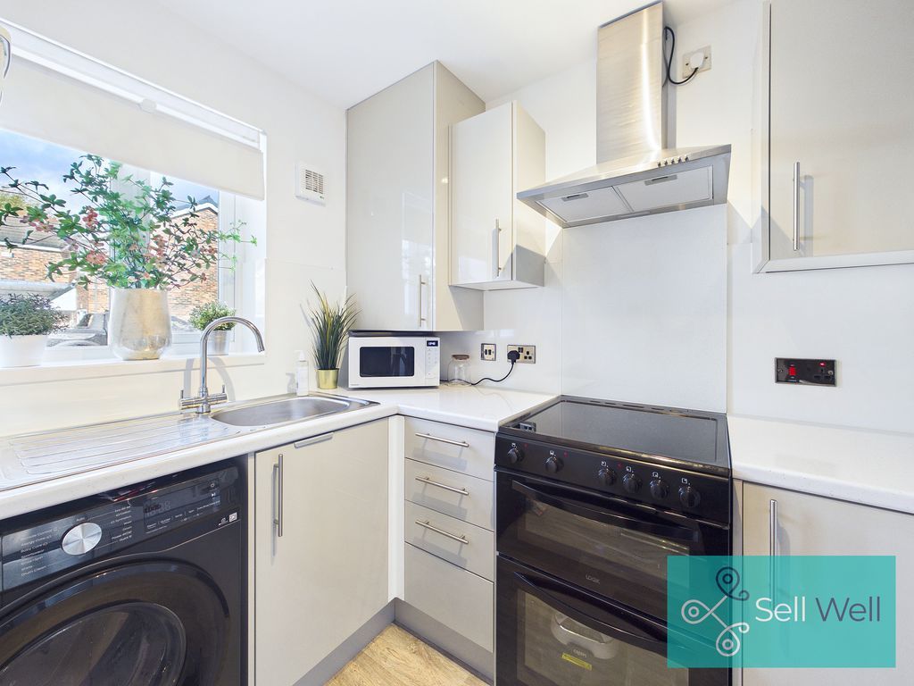 Property photo 2 of 17 Kitchen