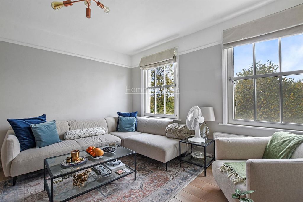 Property photo 2 of 15 12-F188Gchmf - Flat 4 111 Grosvenor Ave - Receptio