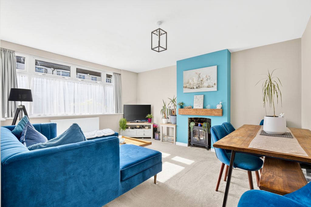Property photo 2 of 30 1759383828 - 108 Grange Road, Cr2 - 22