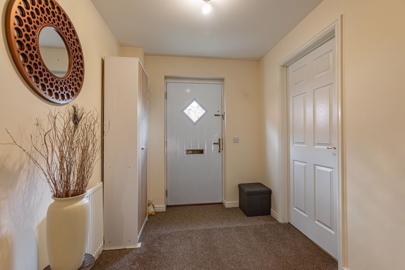 Property photo 2 of 31 Entrance Hall