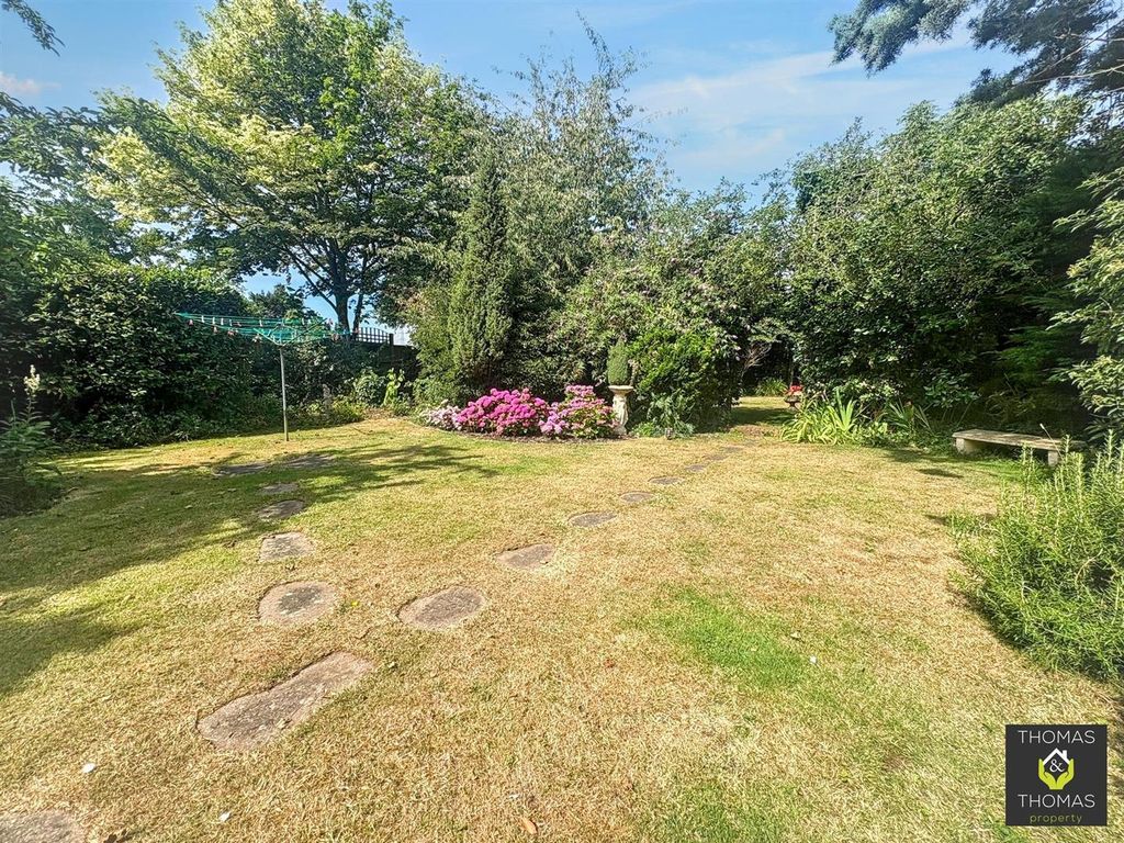 Property photo 2 of 22 Garden 6.Jpg
