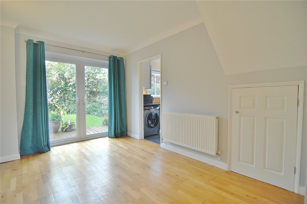 Property photo 2 of 20 Picture No. 24