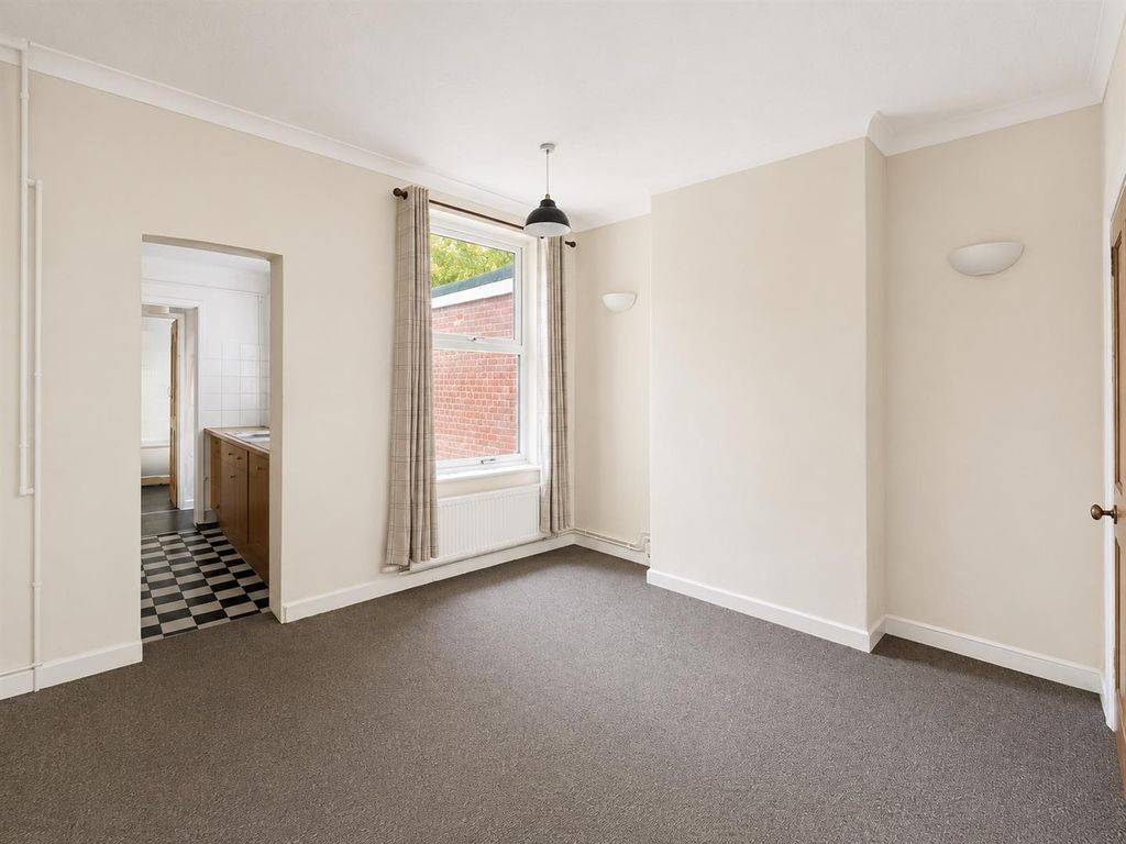 Property photo 3 of 8 d77c274c-3c5c-4975-9F29-Ef6F0B6E5Cb6.Png
