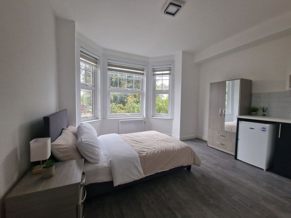 Property photo 1 of 3