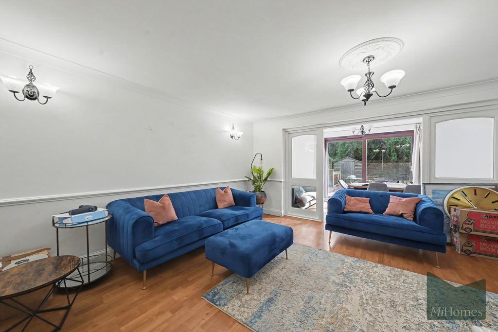 Property photo 3 of 12