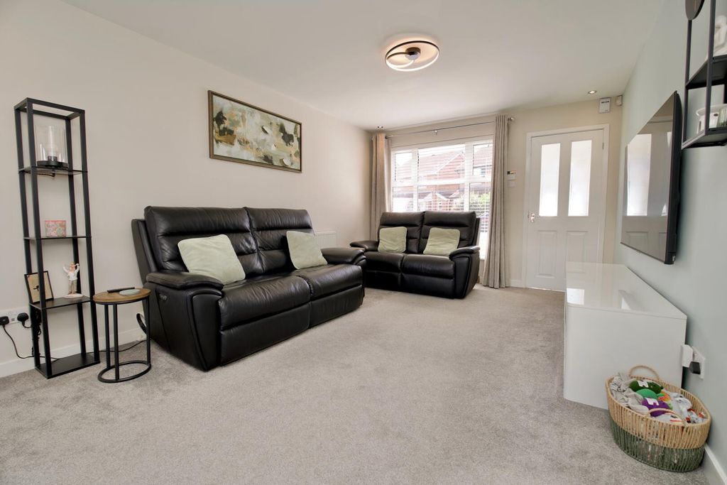 Property photo 2 of 14 Living Room
