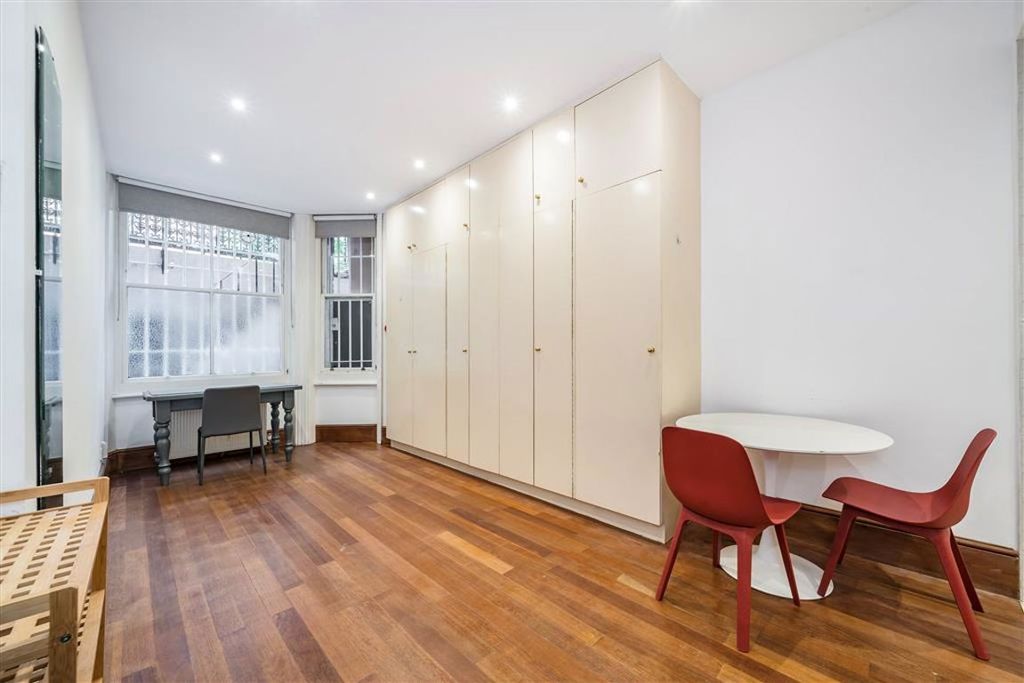 Property photo 1 of 3