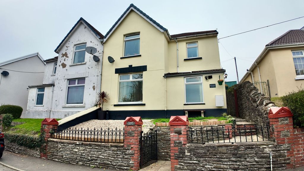 Property photo 1 of 28