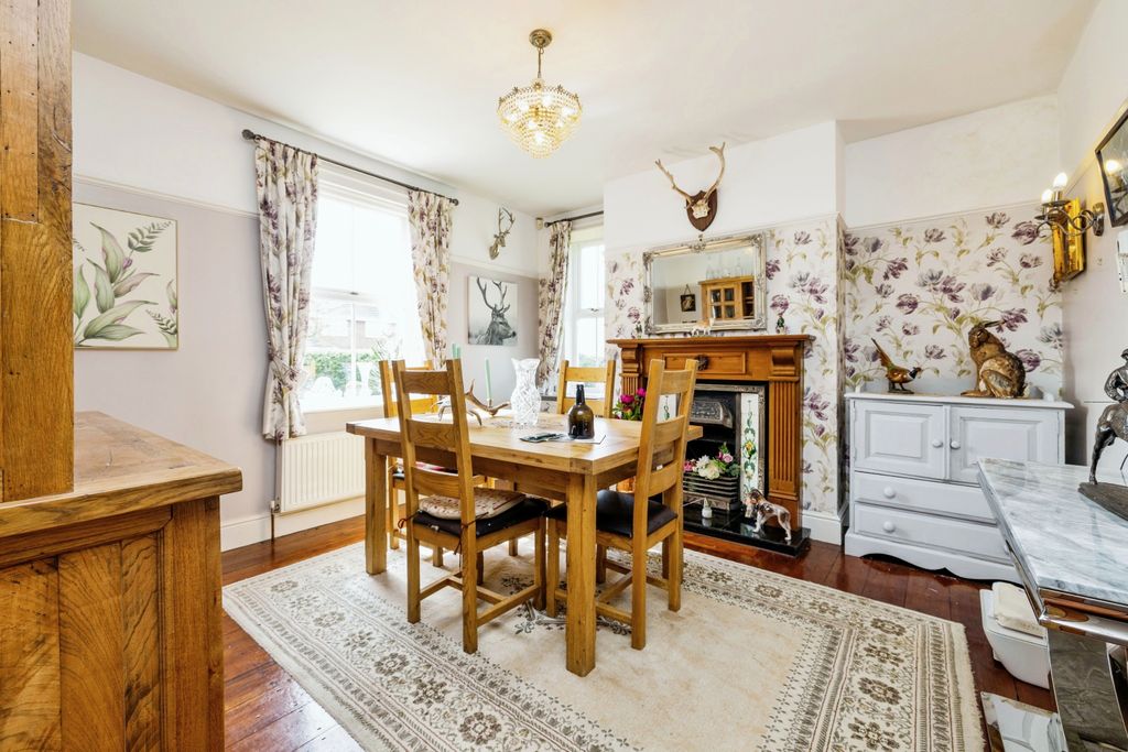 Property photo 3 of 30 Dining Room