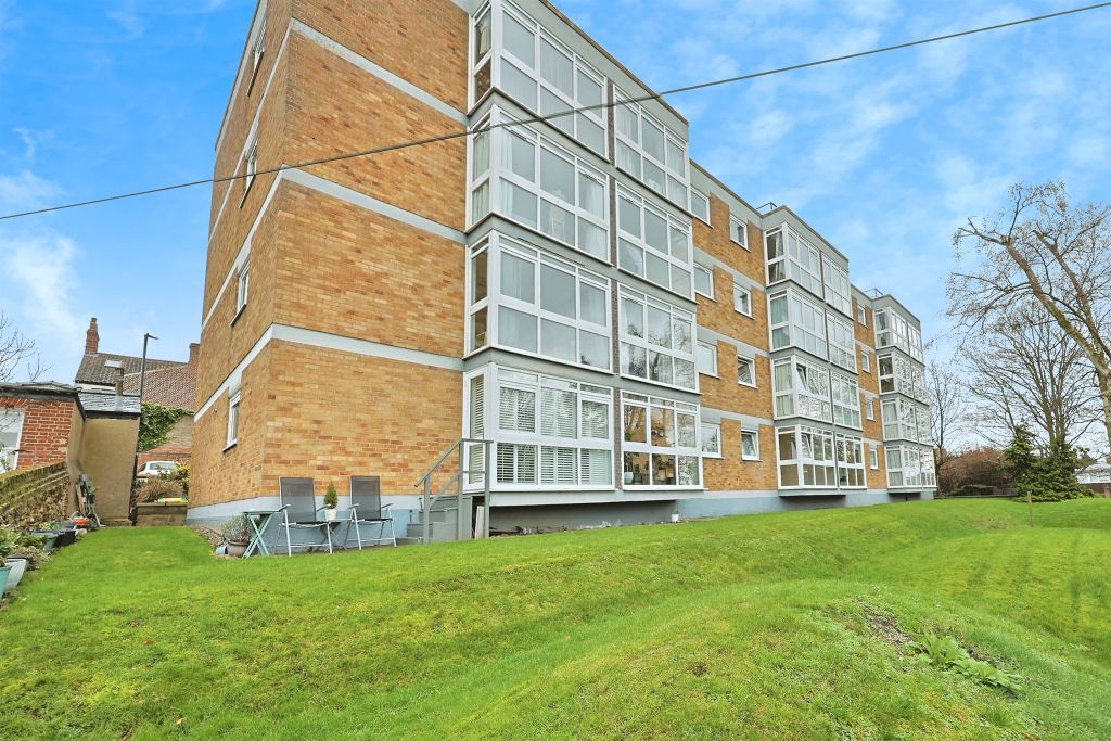 Property photo 2 of 19