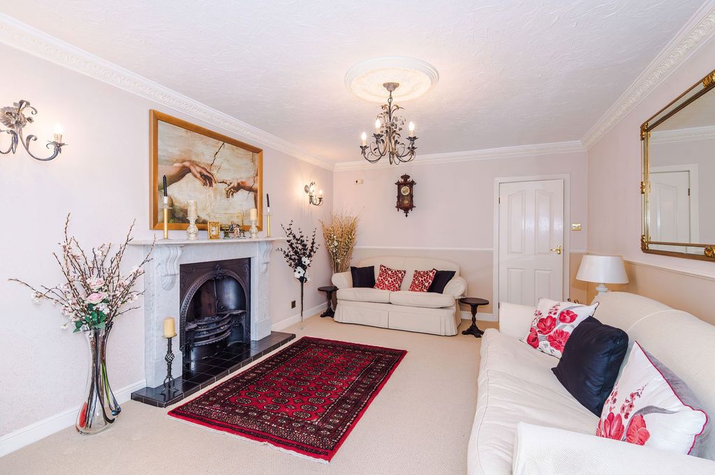 Property photo 3 of 38