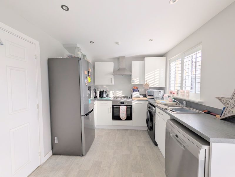 Property photo 3 of 15 Kitchen